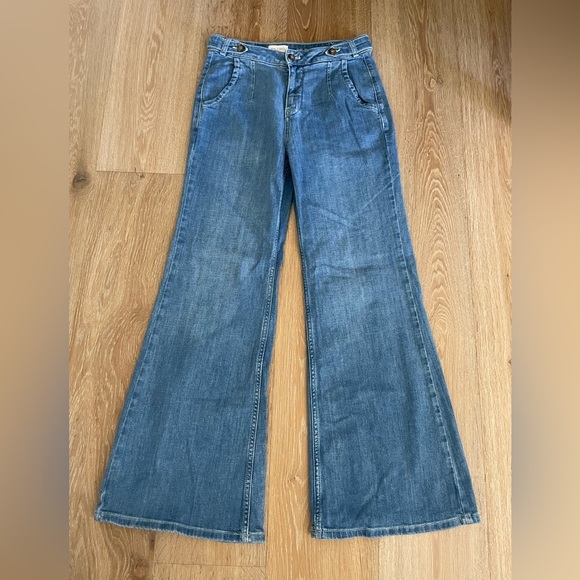 Sold out - Picture 1 of 9